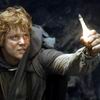 LOTR.net: "Sam (Sean Astin) rushes to save Frodo from the lair of the Great Spider Shelob." Note that Sam now has the Phial.